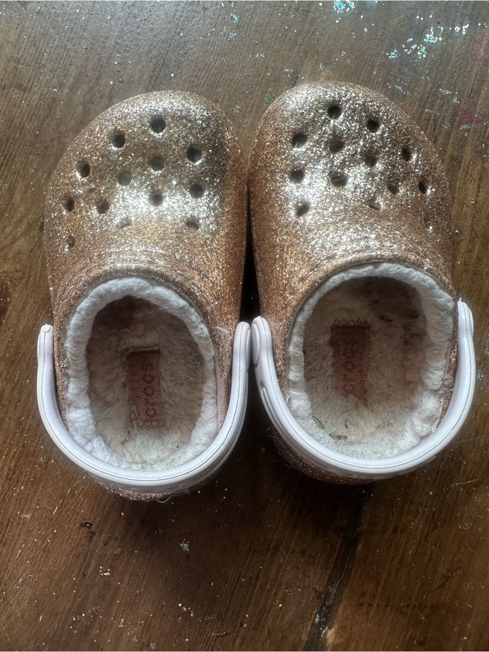 CROCS Kids Glitter Clog in Rose Gold with Plush Lining - Picture 2 of 5